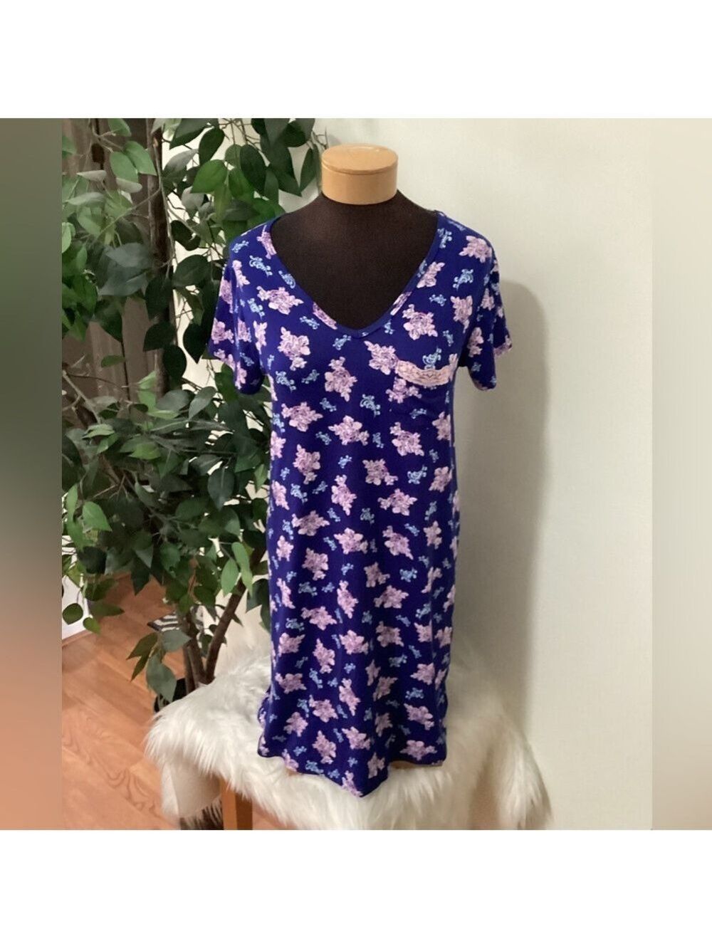Joan Vass floral short sleeve v neck nightgown Woman’s size XL
